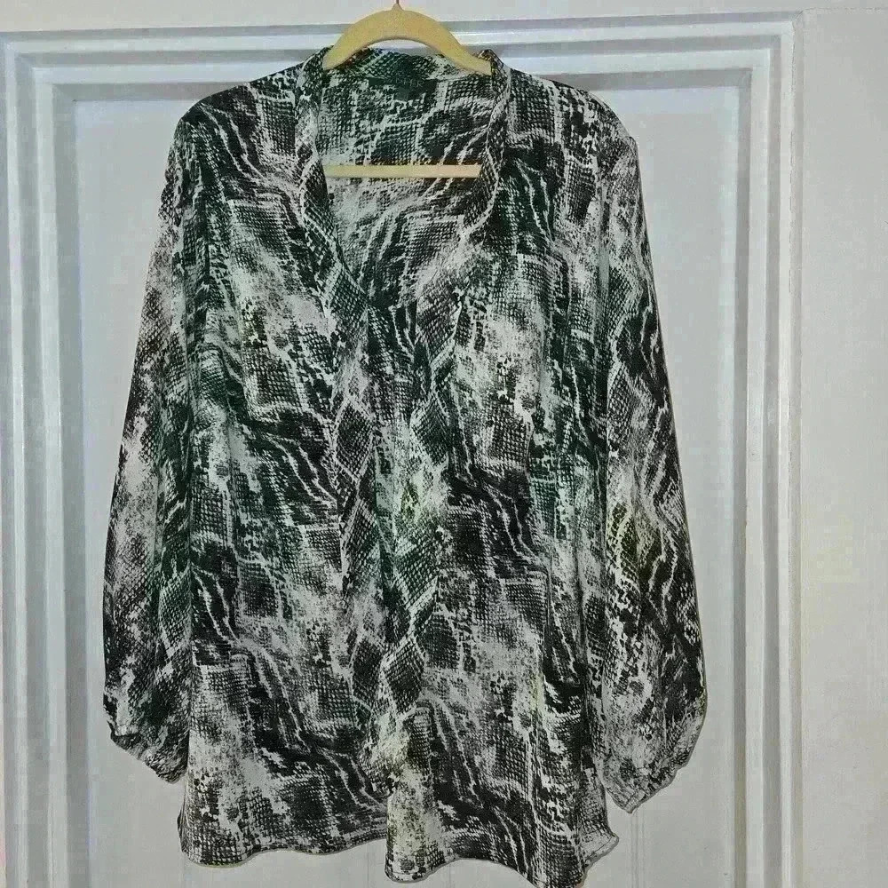 Kasper Womens Plus Phython Print Long Sleeve Blouse Black White Size 2X